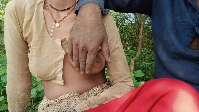seema: Las tetas de bhabhi outdoor salen