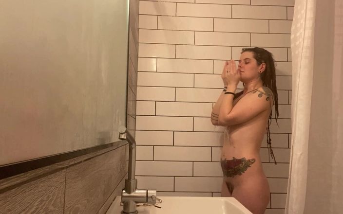 Olivia Jarden: Dlouhý den, horká sprcha, připoj se ke mně