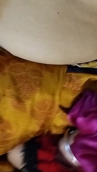 Bhabhi steckte sexzeug in muschi ein und nahm muschisaft heraus