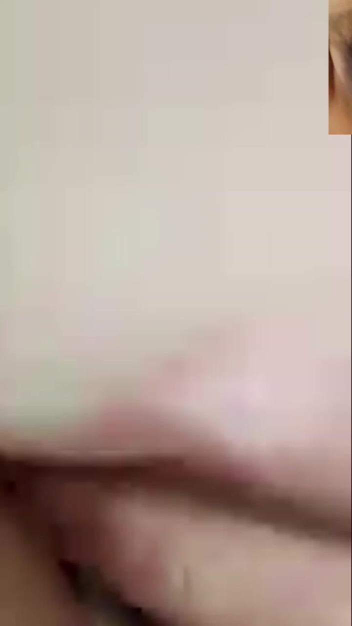 rajahutan44: Üvey kız sanjay inleyerek mastürbasyon yapıyor