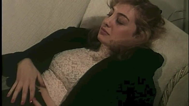 Inhonorof porn: In This 90's House There Are Those Who Fuck in the...