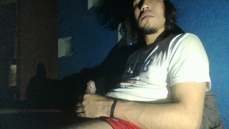 AlexAlejandro13: Onu çekmek için çaresizce çalışan iyi bir penis