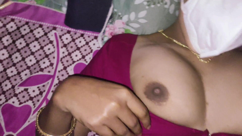 Lovely Dipti: Dipti si cewek cantik India lagi buka baju sambil dientot...