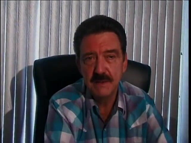Girl on Girl: Seksi küçük biseksüel kızlar amcık yalama ve dildo oyunu ile...