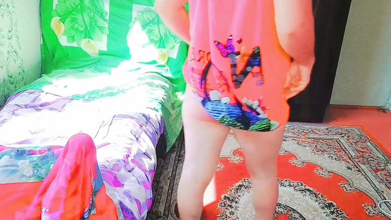 Kitty_Cross: Dirty Delights: eksplorasi sensual gadis cantik