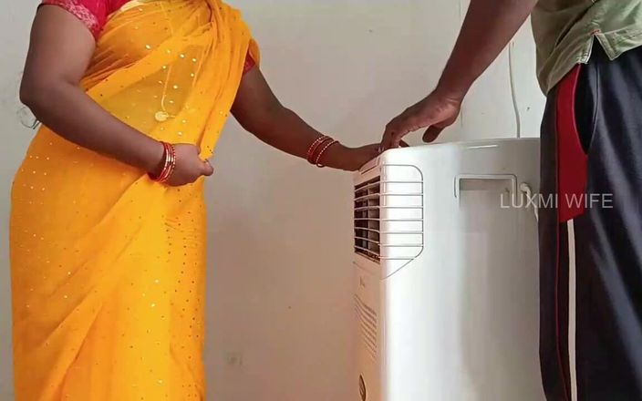 Luxmi Wife: Electrician scopa la casalinga sexy Saree- parte 1