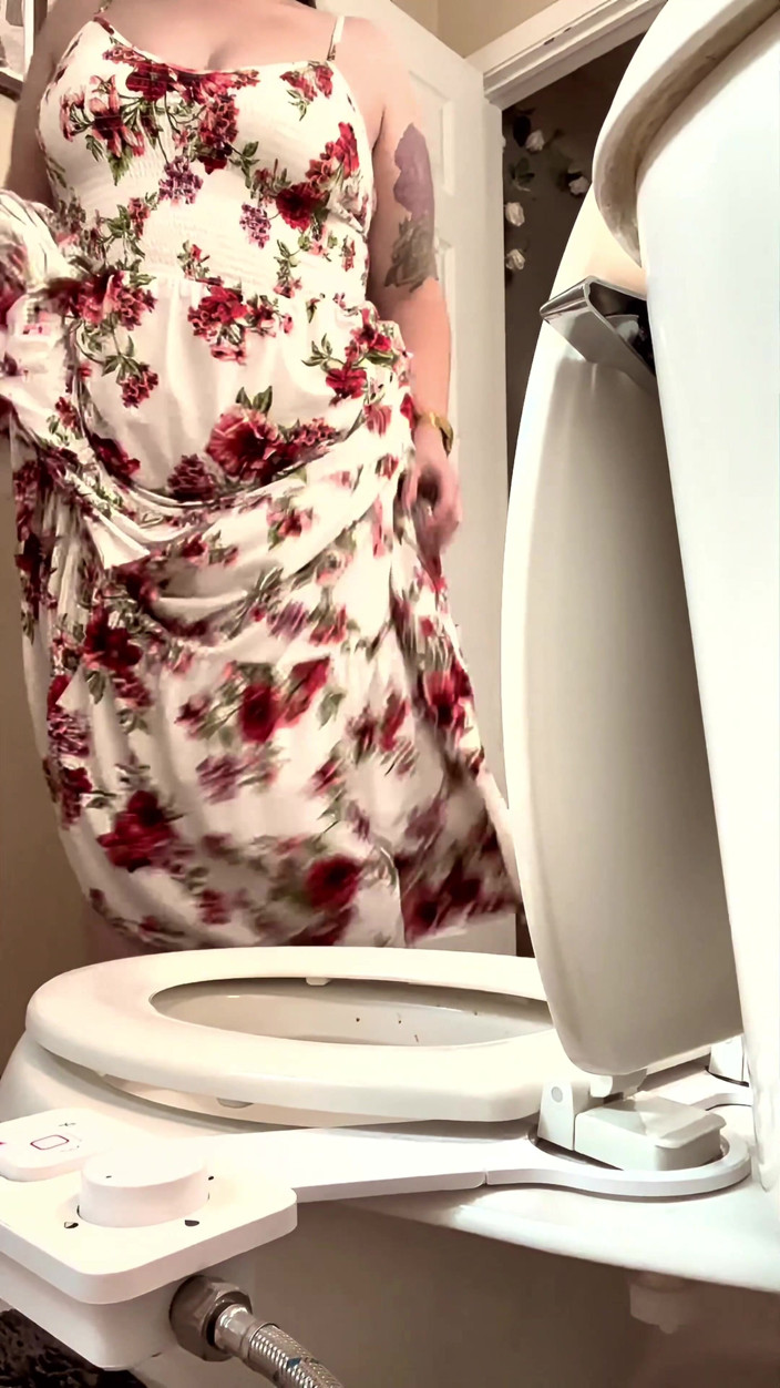 Miss happy mommy: Sundress และ No Panties Pee Play (รวมตด????)