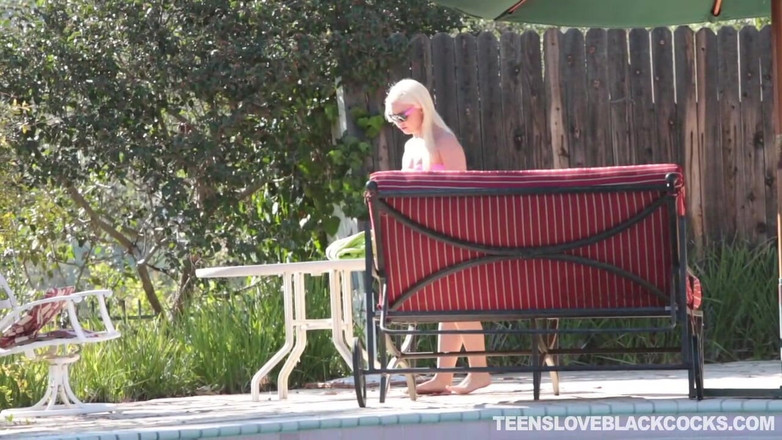 Teens love black cocks: Škádlení jejího nevlastního otce s velkým černým pérem