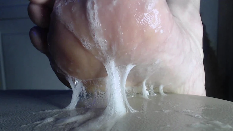 Hunky time: Foot Fetish - Spiting Stepdaddy