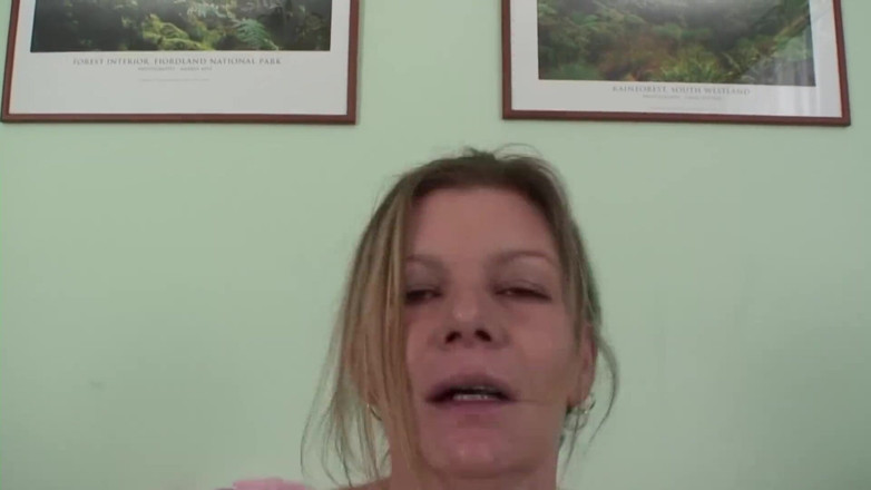 Vintage Climax: Maravilhosa loira milf faz sexo