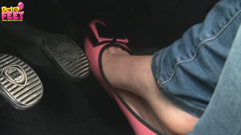 Foot Fetish HD: Petra revving