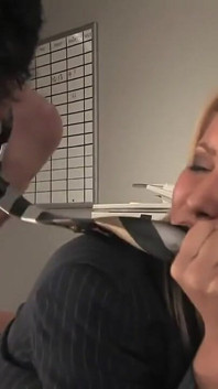 Isis Love en Johnny Law
