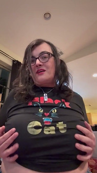 Tieten en een lege bimbo-stare van Christi