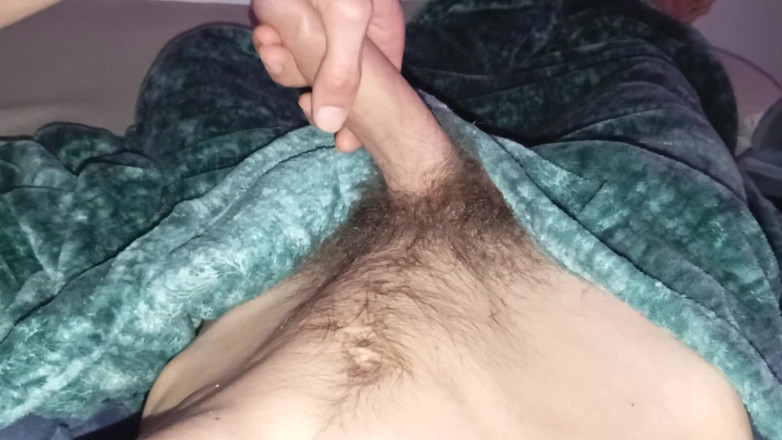 Elvissc: Aimeriez-vous sucer cette bite pendant que nous regardons un film...
