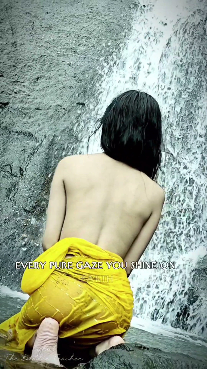 Eshal_Indianbaddie: The Desi Girl From the Street Took off Her Saree...