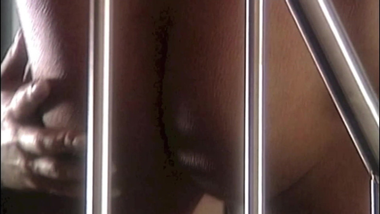 Inthe MILF room: Cette Vieille Femme Aime Baiser Dans Les Escaliers