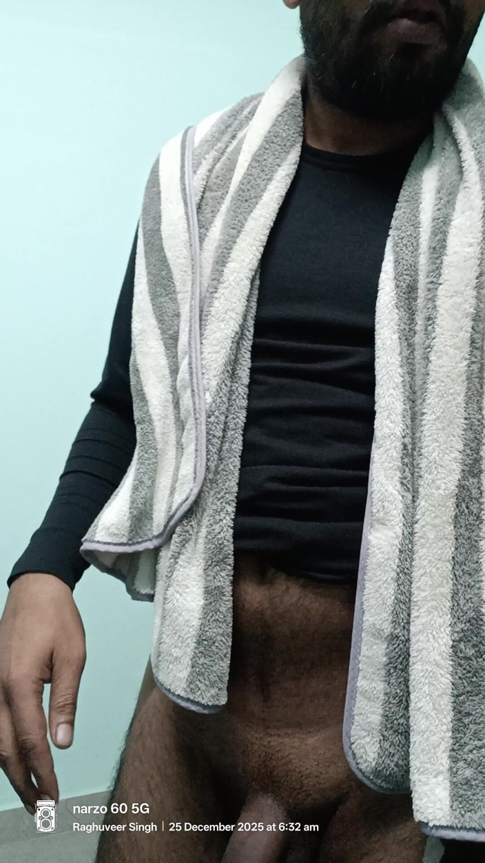 Rajasthani-old-lover: Indian Desi Man Ciesz się prysznicem i pokazem masterbation z...