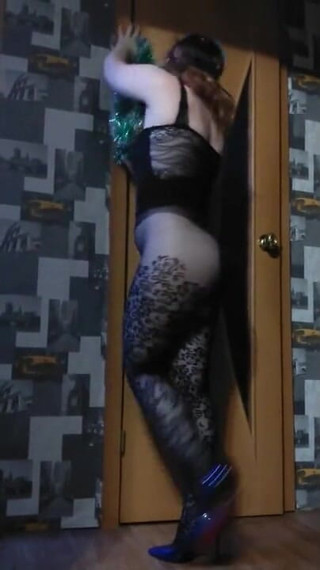Nylon-Heels: Нейлонові танці