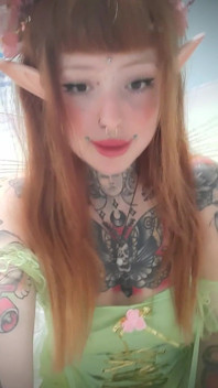 Pixie Asmr, відео з сечею