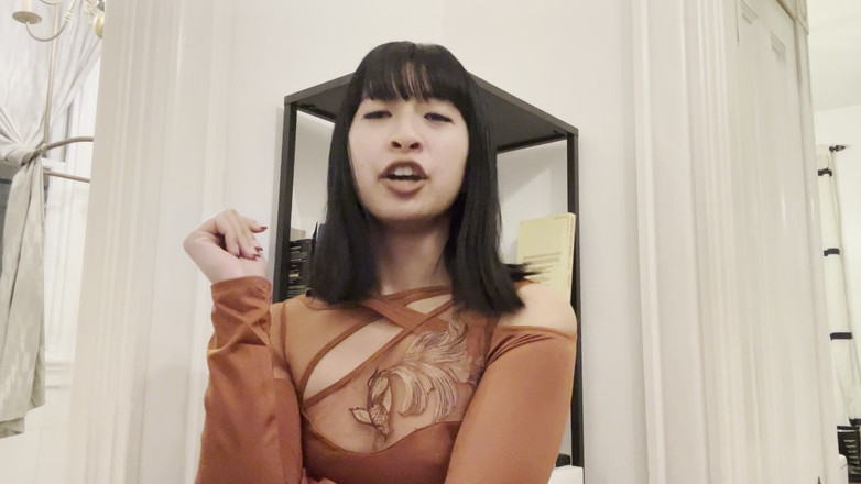 Felicity Azura: Honění se zubní pastou