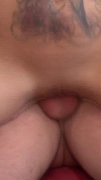 O yarağa binmeyi seven büyük memeli gerama orta yaşlı seksi kadın