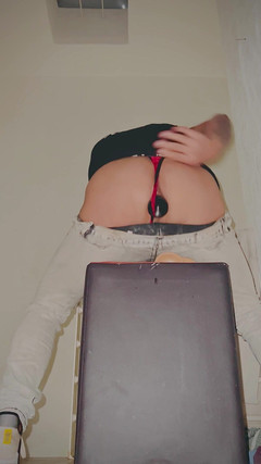 Deep boy: Io il culo distruggi un grosso plug