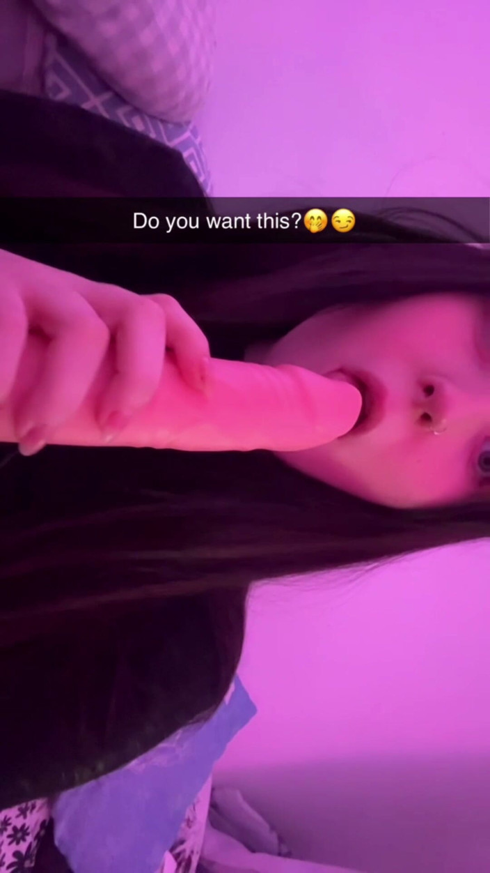 Joyliii: Submissive Joyliii Stuffs a Dildo in Her Pussy for a...