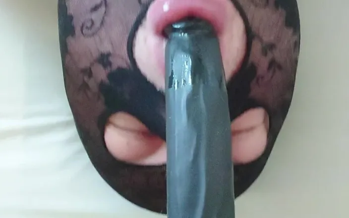 Carmen_Nylonjunge: Oral Fun with the Long Dildo