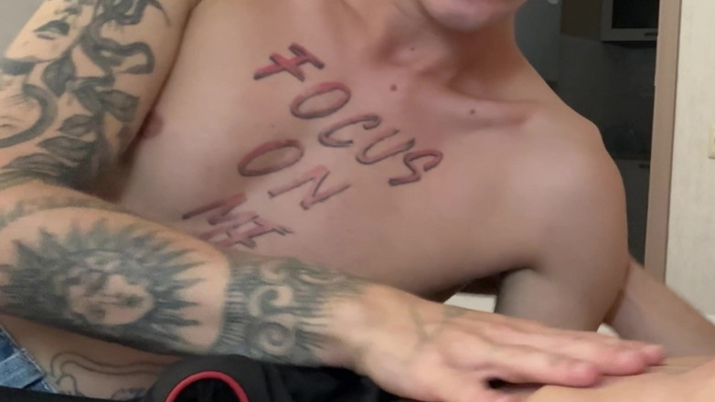 Max Gen: Del 1: Pojkvännen Provar Sin Styvbrors Stora