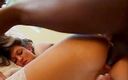 First Black Sexperience: Красивая крошка сосет, трахается и принимает ее красивое очко