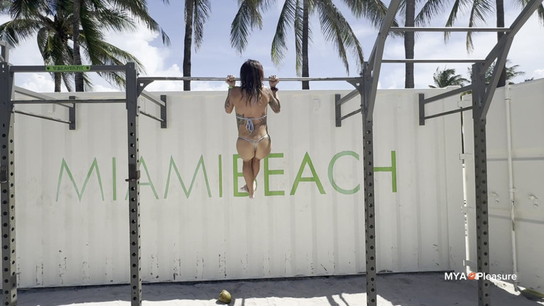 MYA Pleasure: Senaman pantai otot