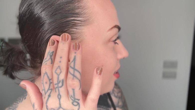 Miss Valentina: Adoración de oído puntiagudo