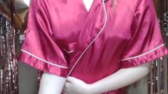 What Do You Think of My Outfit for Valentine&#039;s Day?