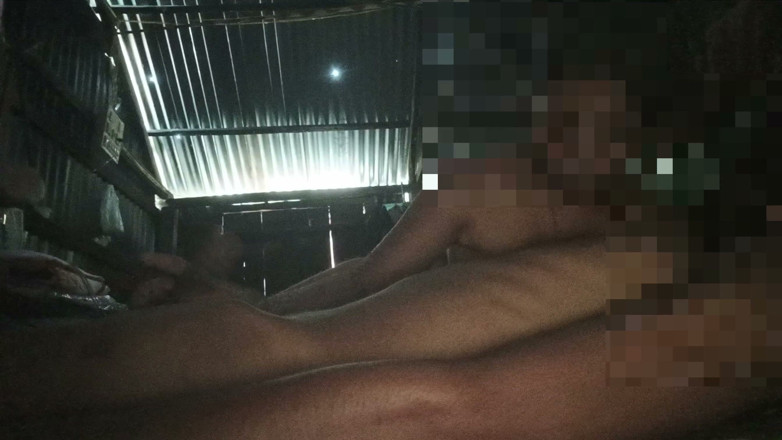 Ronistar: 친구의 집에서 따먹히는 친구의 계모, 2부