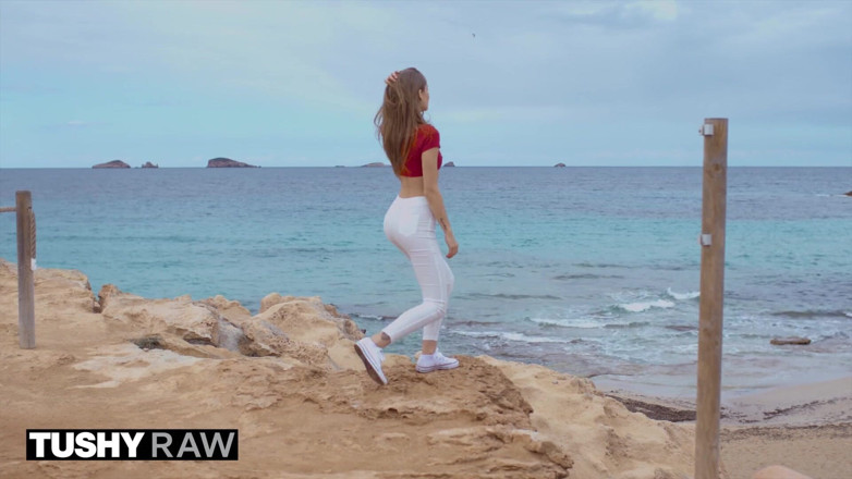 Tushyraw: TUSHYRAW Model menunggu sepanjang hari untuk disumbat pantatnya