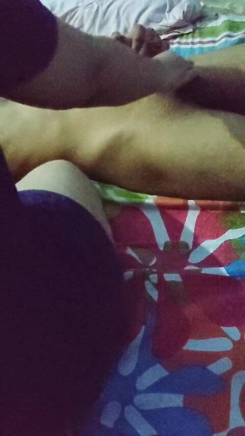 Creamy pussy: 饥渴的流着白浆的阴户被她的前男友干