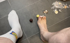 Passion for Socks: Food Crushing with White Lidl Socks
