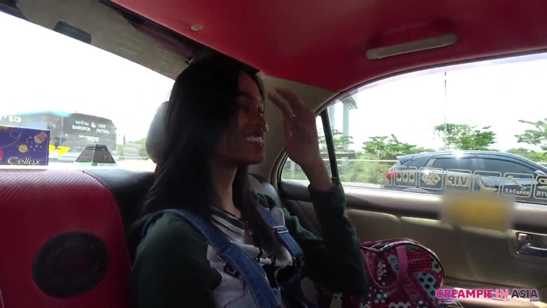 Creampie In Asia: 1泊2日でプライベートプール付きのヴィラに行ってきました。オイルマッサージ、陰毛剃毛、プールでのセックス、生ハメ、中出し