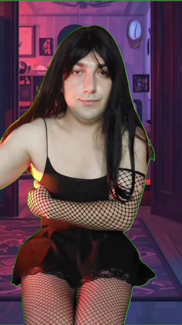 Kitty_Cross: 7 Bubble Butt Blonde in Goth Kobiece nogi Miękkie ciało...