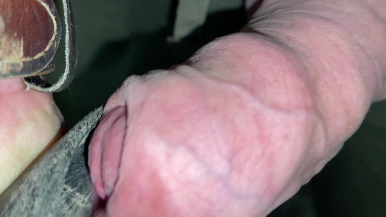 Foreskinguy: Primo piano non circonciso sborrata senza mani dopo la ventosa