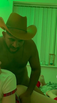 Parte 2 Cowboy Energy & Italian Cameriera Service È Il Duo Più Iconico Questo Lato Dell'arcobaleno