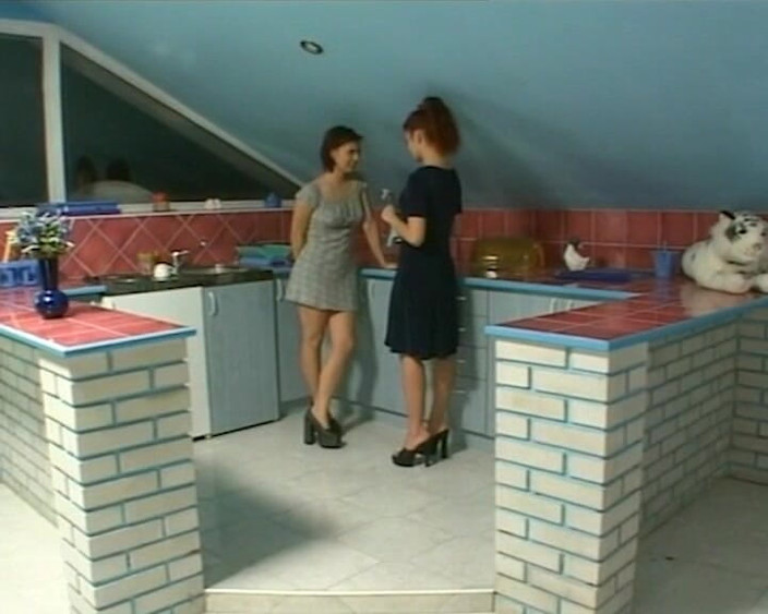 BB Video - Old School: Tysk amatör tonåring orgie med en het brud anal