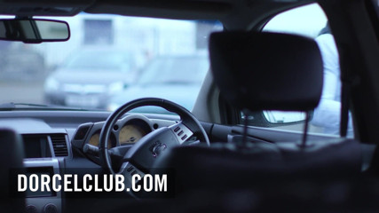 Dorcel Club: Piacere condiviso con una bella rossa e una mora dai...