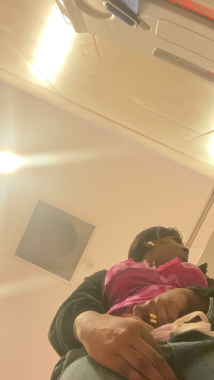 ALLIYAH ALECIA: Rápida Leche En Solo, Masturbación Pública En El Baño De...