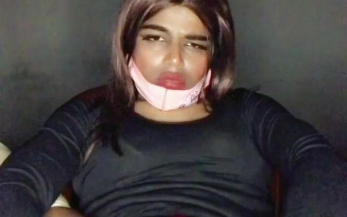 Crossy Rumana: Desi Shemale Rumana