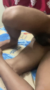 Bavbhi sexy futând o pizdă tare sex dur cu Devor în cameră