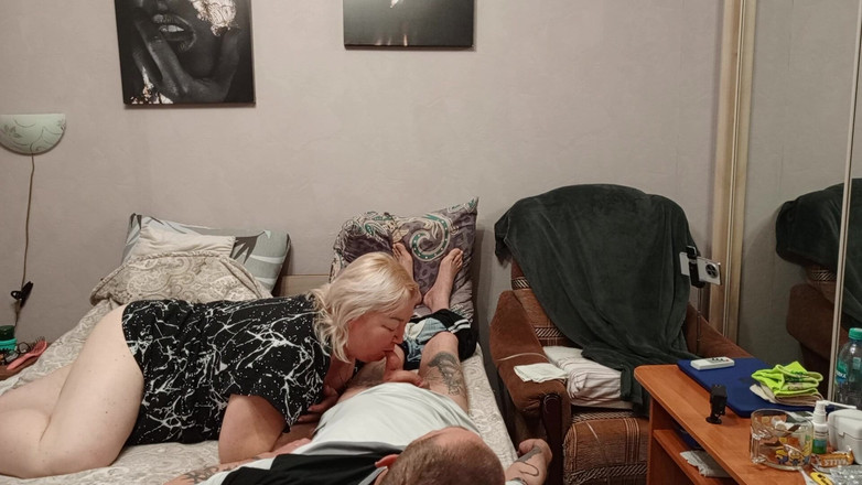 Zona901: Umplu gura vecinei mele cu multă spermă