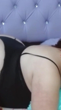 Ateşli̇ Kovboy Kiz, Bi̇r Nymphomaniak Gi̇bi̇ Bi̇r Dildoya Sürer