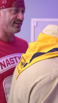 Băiatul cercetaș își câștigă insigna de reproducere