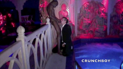 Crunch Boy: रंडी साँवली की सूट और क्लास और आम स्विमिंग पूल में कर्मचारी द्वारा चुदाई